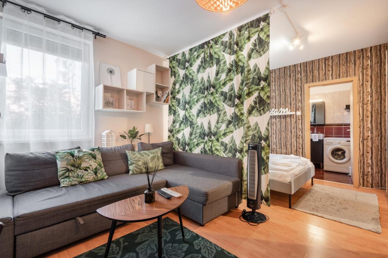 Green Lush Apartment Budapest Exterior photo